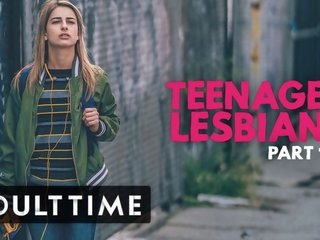 Grown tijd tiener- lesbian- kristen scott peeps op koppel bij partij