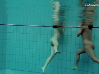Nina and Zlata Oduvanchik Underwater Lesbians: Free adult clip e3 | xHamster