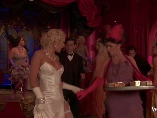 Whorny klip yang fabulous pesta seks berkumpulan glamor babes dalam pakaian dalaman mendapat liar dalam yang bar