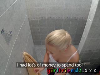 Tyttöystäviä kaksi concupiscent tšekki tytöt olla exceptional kiihkeä porno sisään the suihku