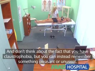 Fakehospital claustrophobic 매혹적인 러시아의 금발의 것 에 사랑 큰 간호사